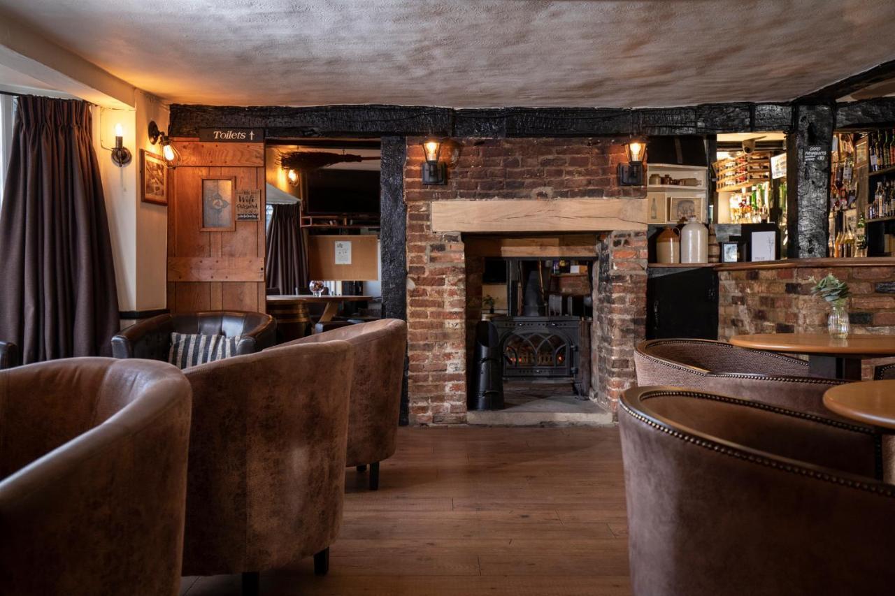 The Cock Inn Hotel Ширинг Экстерьер фото