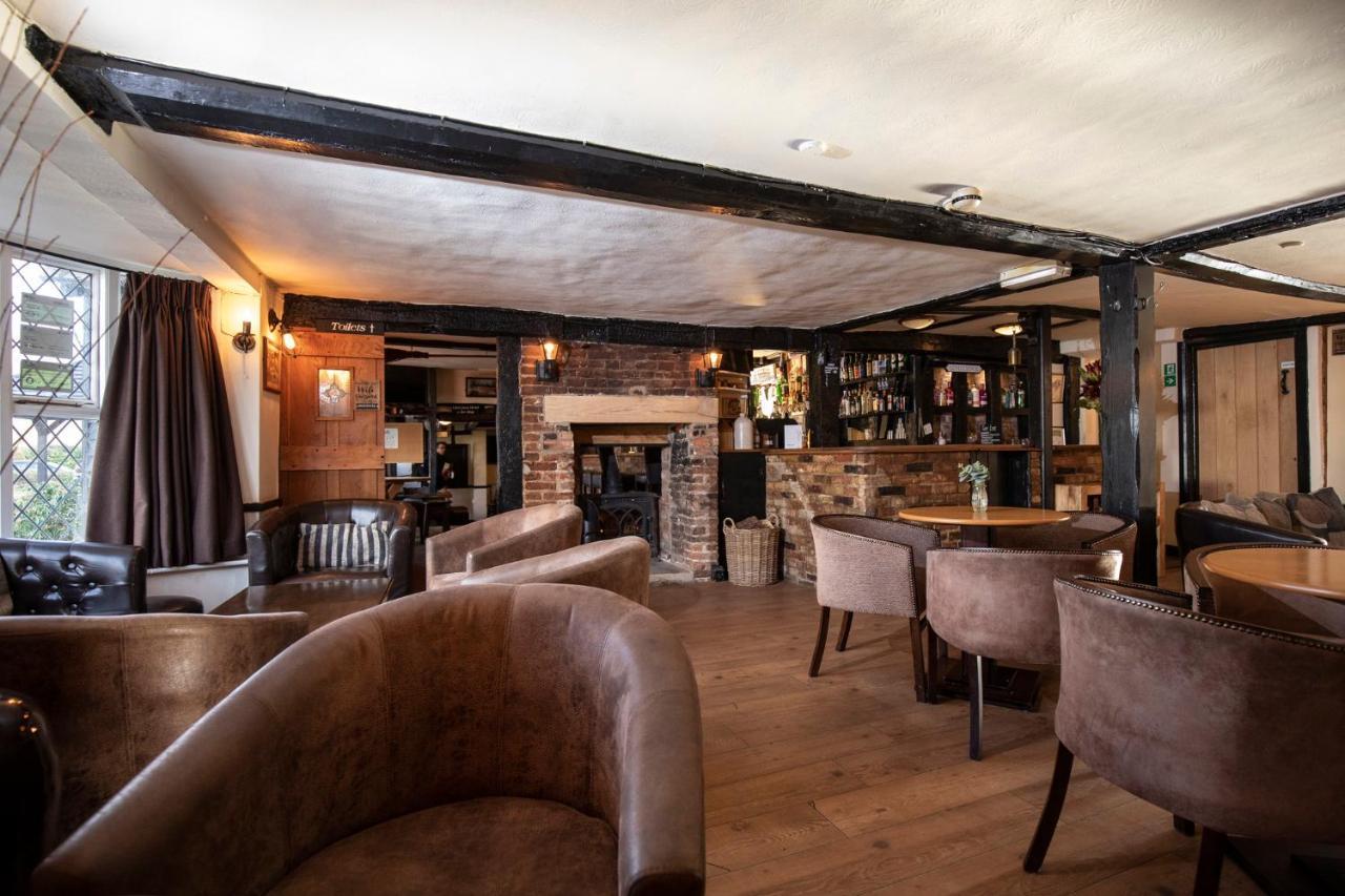 The Cock Inn Hotel Ширинг Экстерьер фото